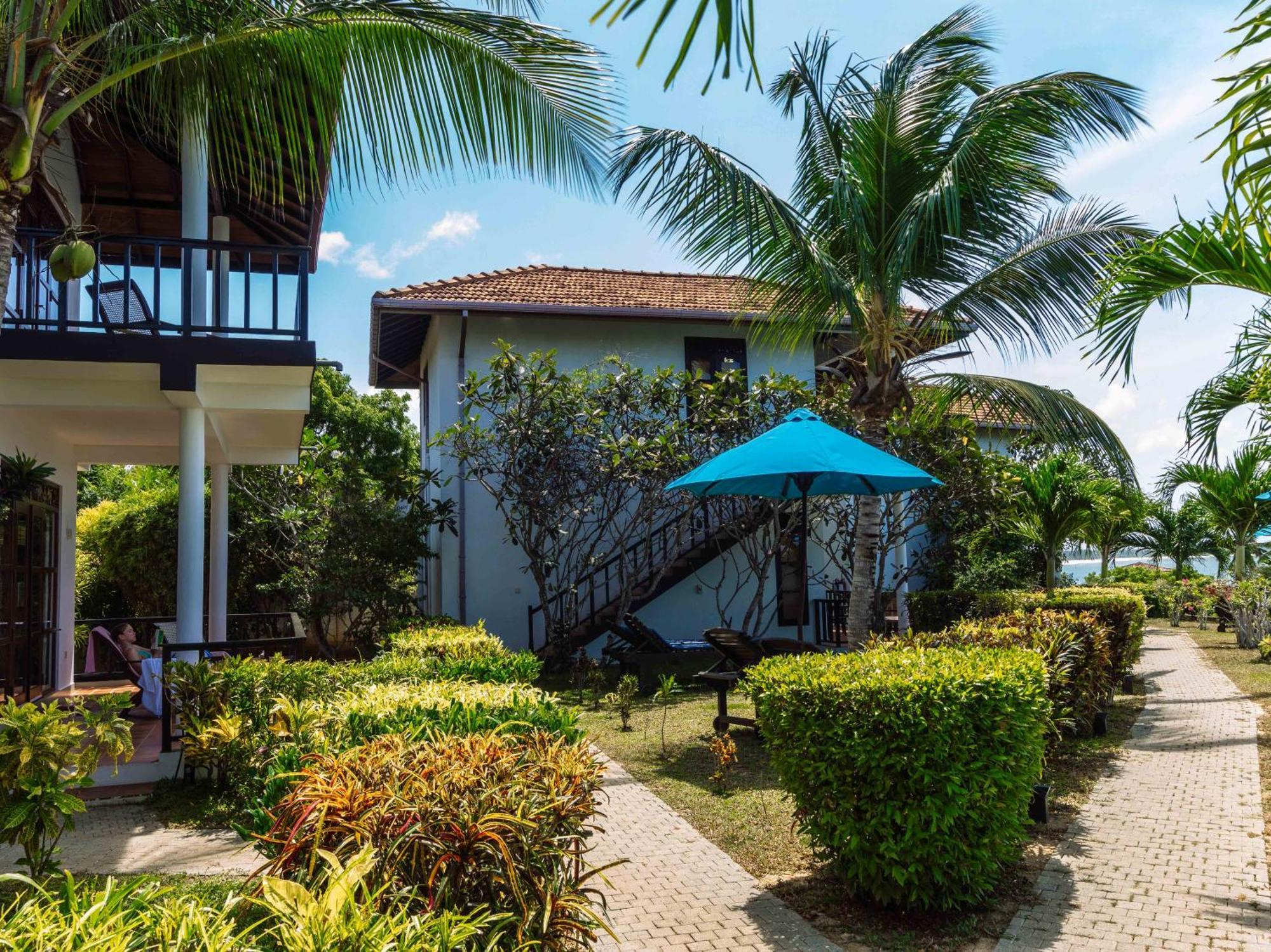 Ananthaya Beach Тангале Екстериор снимка