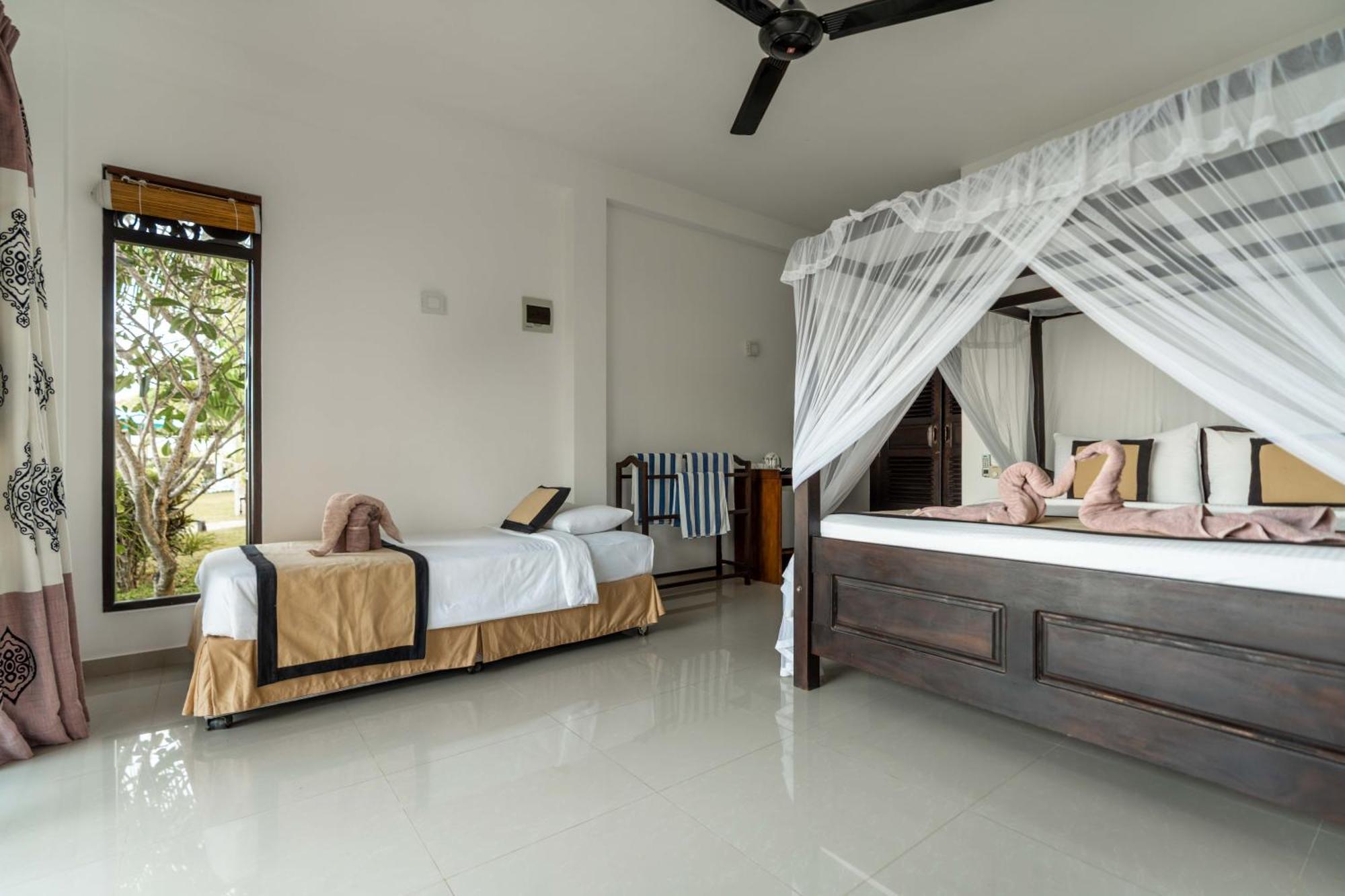 Ananthaya Beach Тангале Екстериор снимка