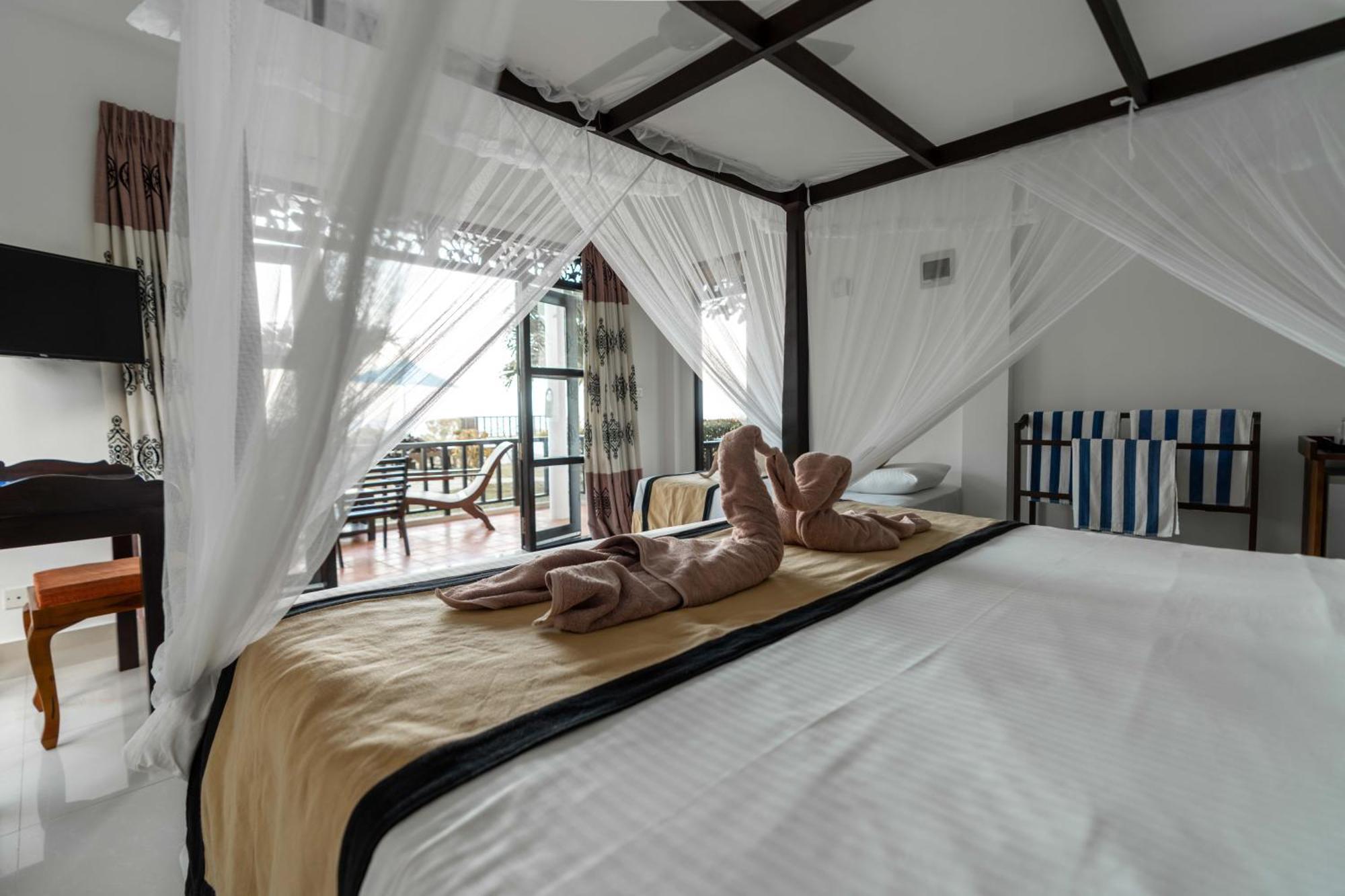 Ananthaya Beach Тангале Екстериор снимка