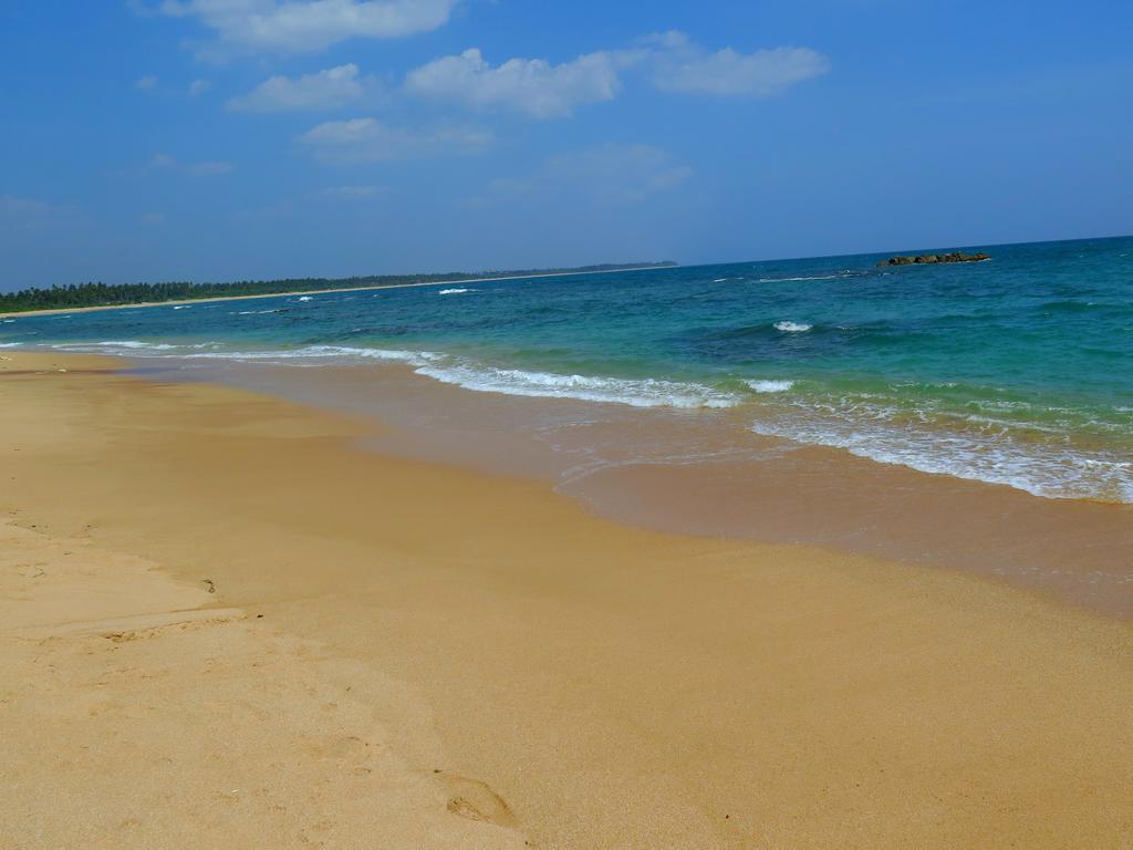 Ananthaya Beach Тангале Екстериор снимка