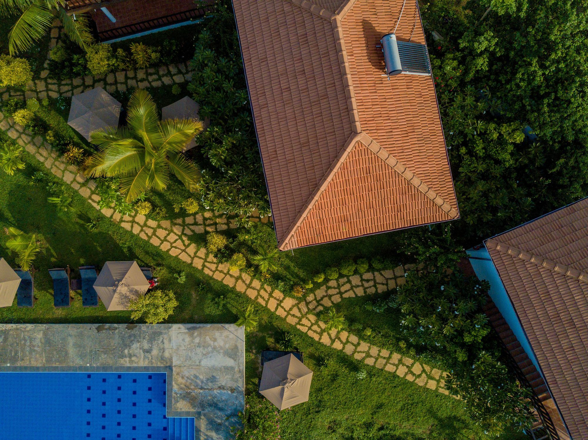 Ananthaya Beach Тангале Екстериор снимка